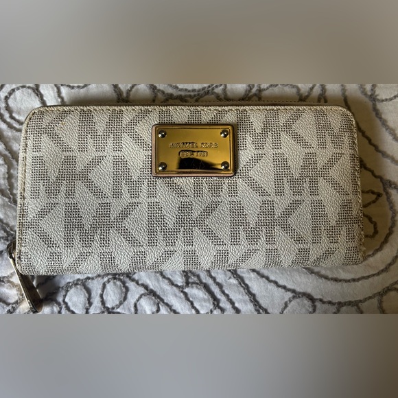 Michael Kors Beige and Gold Logo Wallet - Picture 2 of 6